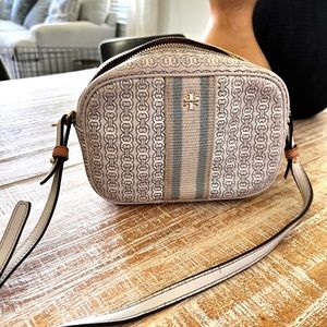 Tory burch purse